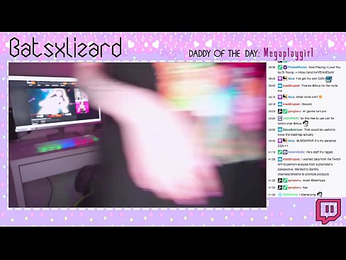❤️ GAMER GLÖMDE ATT STÄNGA AV STRÖMMEN OCH SPRUTAR LIVE I SÄNDNING ️❌ Porno at us ️❤